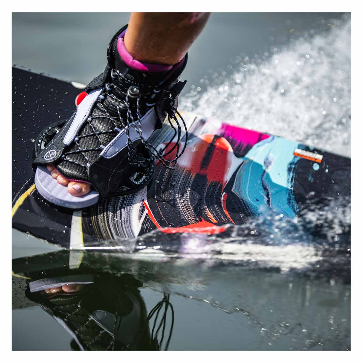 Hyperlite Women's Eden Wakeboard w/ Jinx Bindings